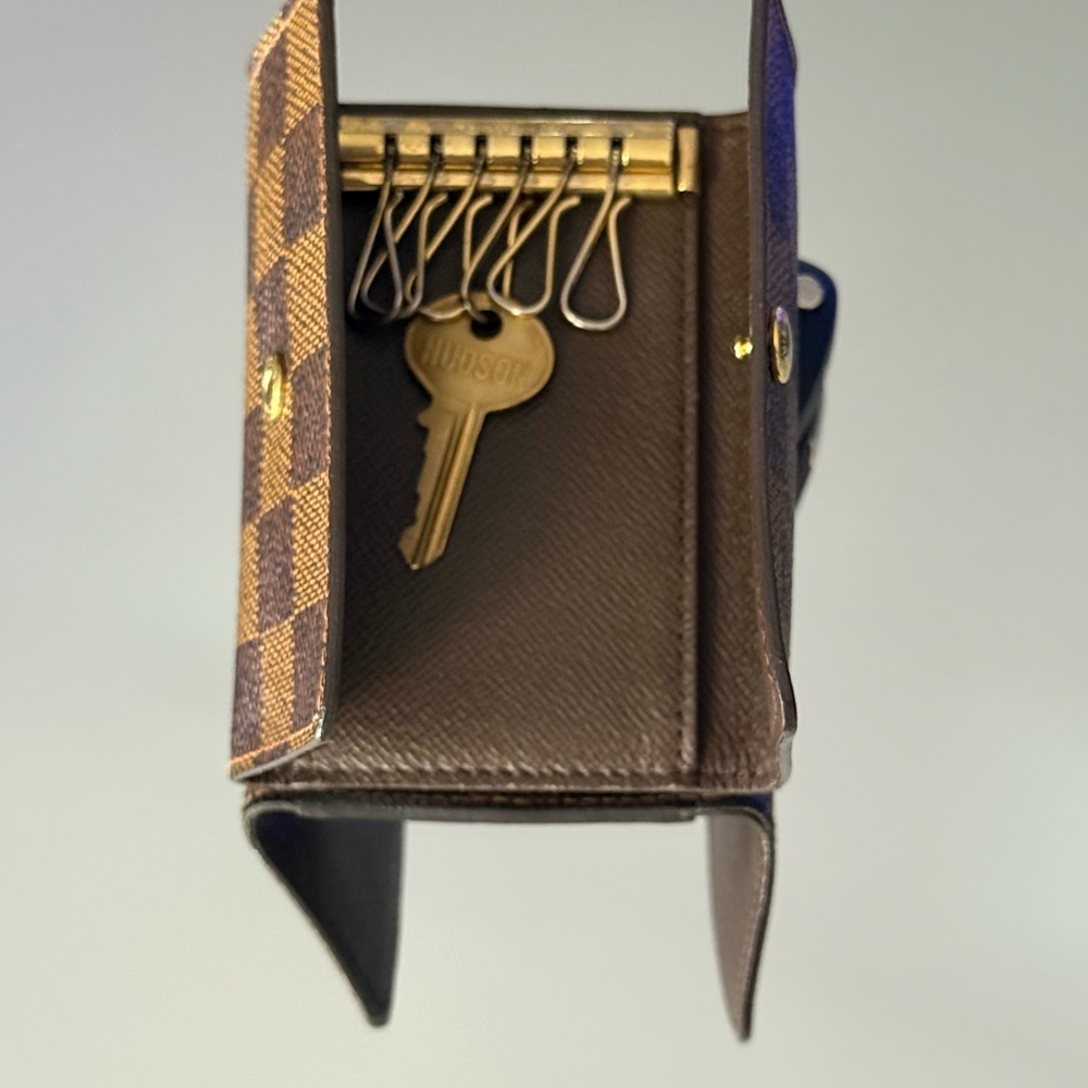Louis Vuitton 💯 Authentic - Picture 8 of 12